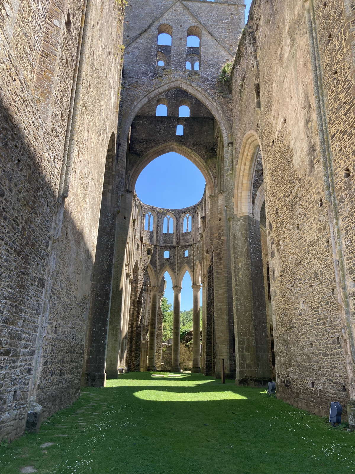 Het schip in Abbaye de Hambye