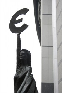 Beeld in Brussel met de euro